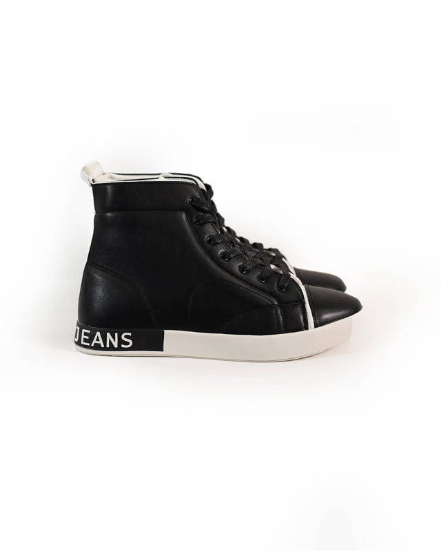 Jimmy Shoes in Black – side profile